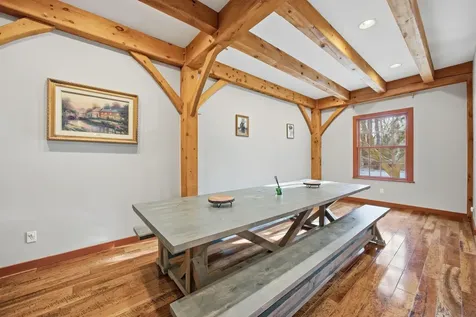 182 Winnicutt Road Stratham NH 03885