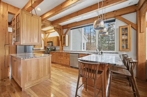 182 Winnicutt Road Stratham NH 03885