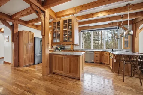 182 Winnicutt Road Stratham NH 03885