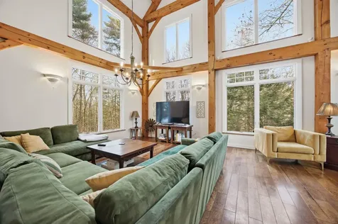 182 Winnicutt Road Stratham NH 03885