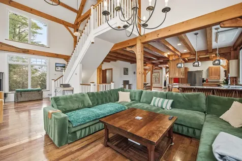 182 Winnicutt Road Stratham NH 03885