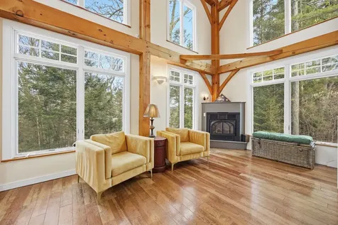 182 Winnicutt Road Stratham NH 03885