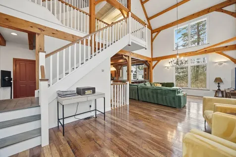 182 Winnicutt Road Stratham NH 03885