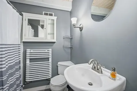 182 Winnicutt Road Stratham NH 03885