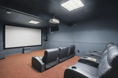 182 Winnicutt Road Stratham NH 03885