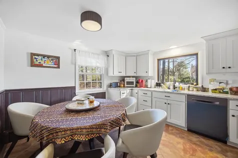 182 Winnicutt Road Stratham NH 03885