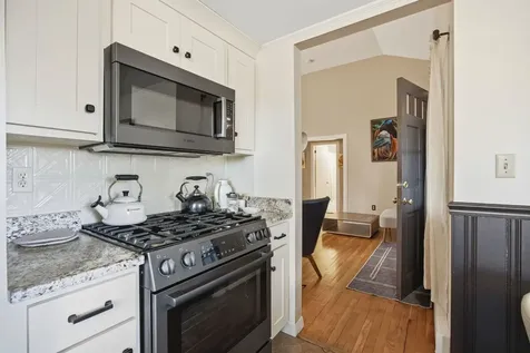 182 Winnicutt Road Stratham NH 03885