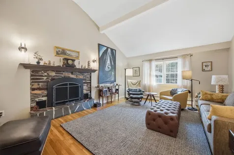 182 Winnicutt Road Stratham NH 03885