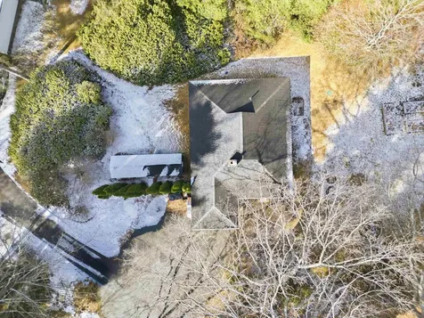 182 Winnicutt Road Stratham NH 03885