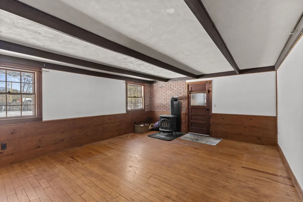 188 White Mountain Highway Tamworth NH 03817