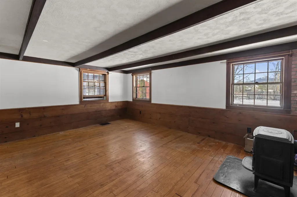 188 White Mountain Highway Tamworth NH 03817