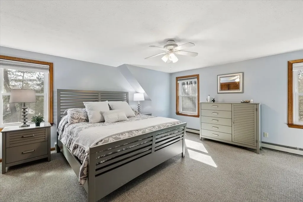 47 Stowell Road Bedford NH 03110