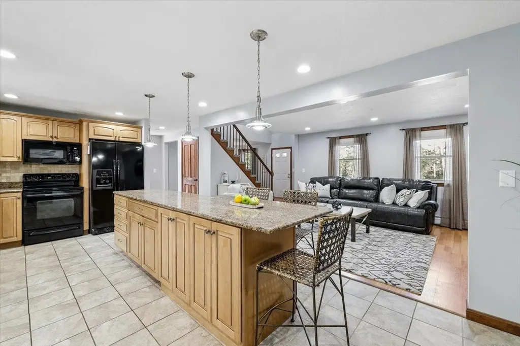 47 Stowell Road Bedford NH 03110