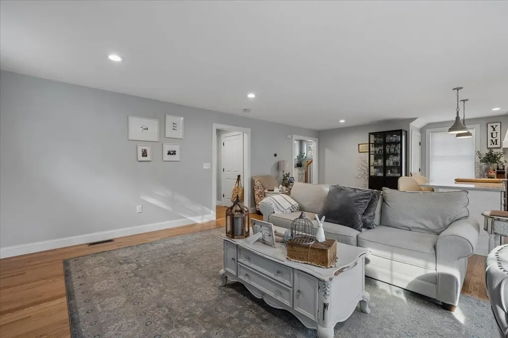 12 Freedom Way Barrington NH 03825