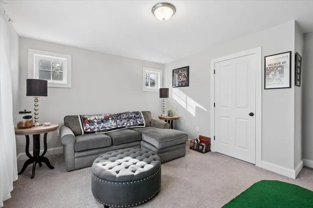 12 Freedom Way Barrington NH 03825