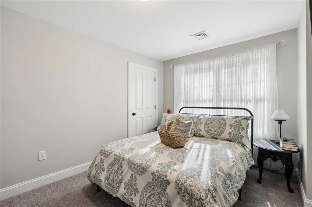 12 Freedom Way Barrington NH 03825