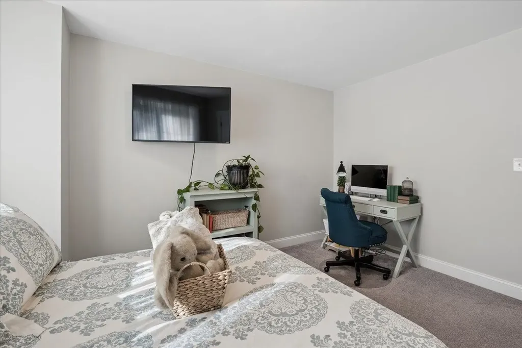 12 Freedom Way Barrington NH 03825