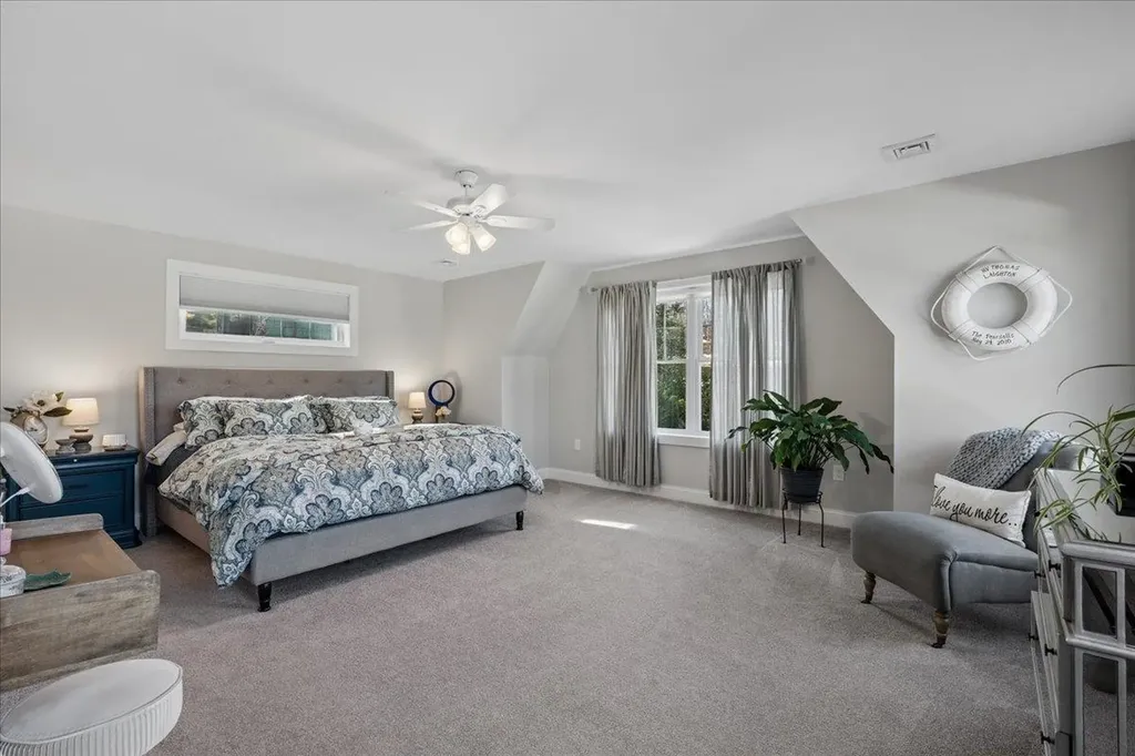 12 Freedom Way Barrington NH 03825