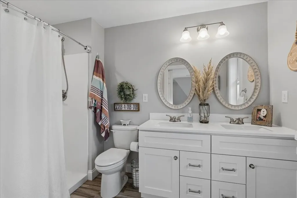 12 Freedom Way Barrington NH 03825