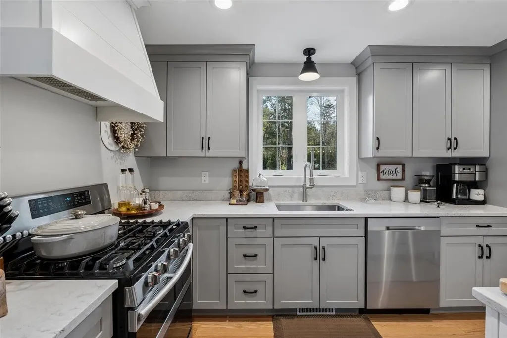 12 Freedom Way Barrington NH 03825