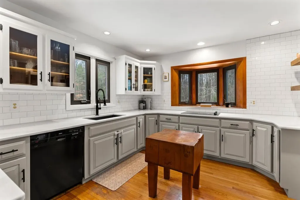 12 Dudley Road Brentwood NH 03833