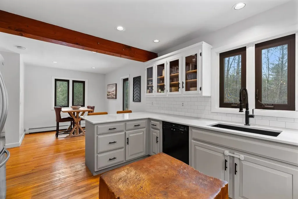 12 Dudley Road Brentwood NH 03833