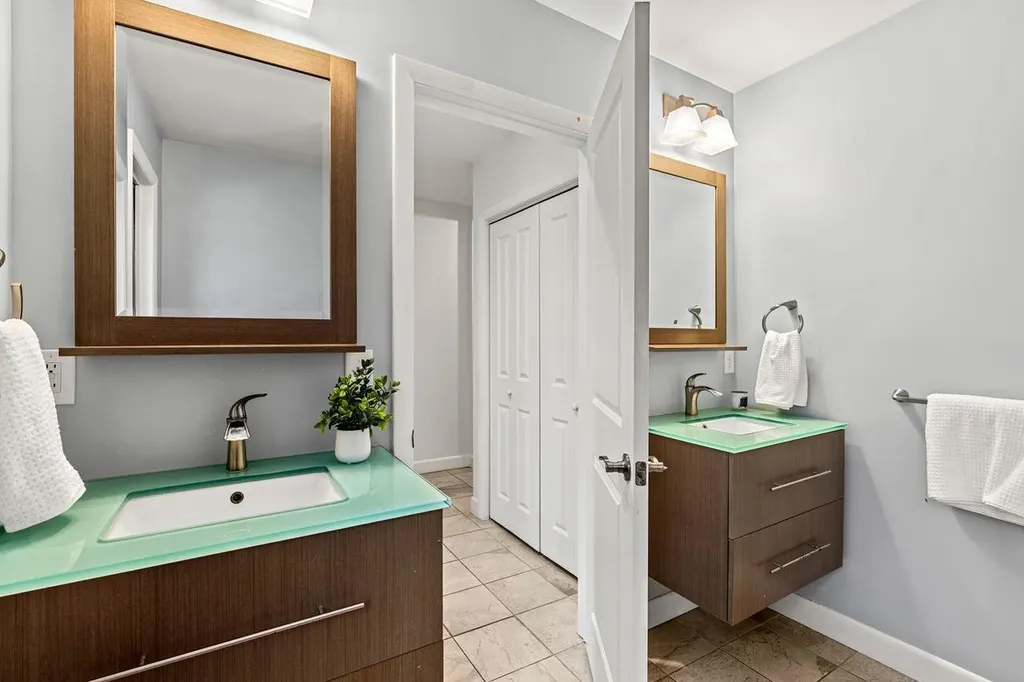 12 Dudley Road Brentwood NH 03833