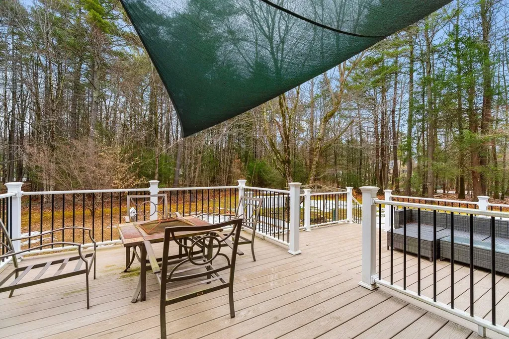 12 Dudley Road Brentwood NH 03833