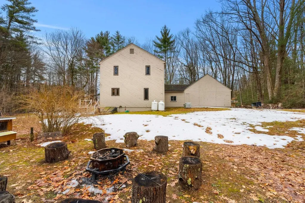 12 Dudley Road Brentwood NH 03833