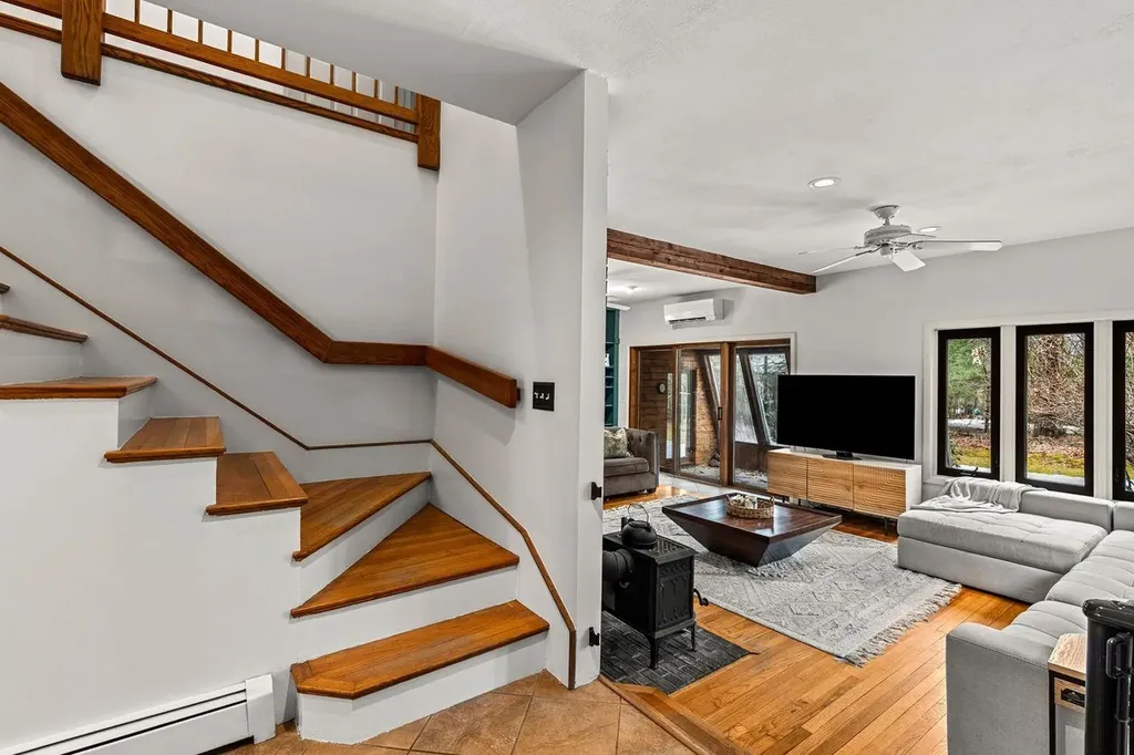 12 Dudley Road Brentwood NH 03833