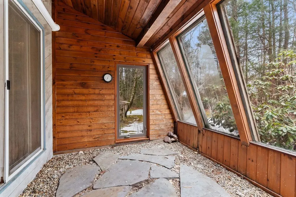 12 Dudley Road Brentwood NH 03833