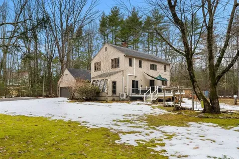 12 Dudley Road Brentwood NH 03833