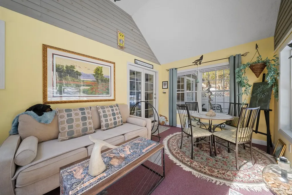 12 Laurel Circle Wolfeboro NH 03894
