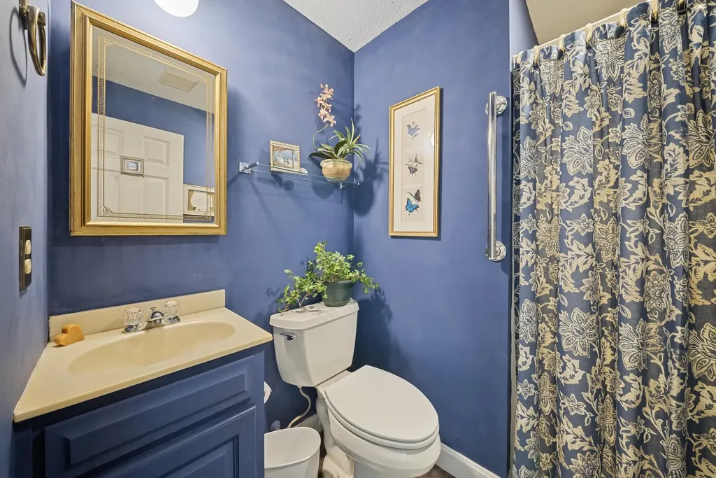 12 Laurel Circle Wolfeboro NH 03894