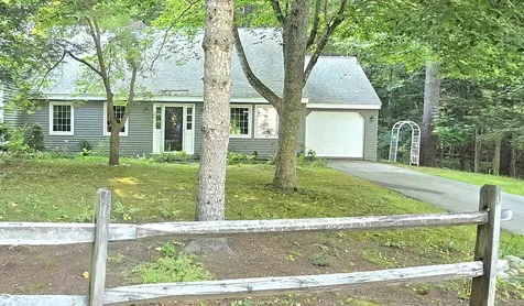 12 Laurel Circle Wolfeboro NH 03894