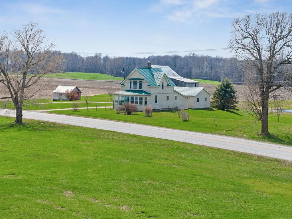 247 Us Route 2 Grand Isle VT 05458