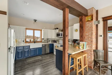 247 Us Route 2 Grand Isle VT 05458