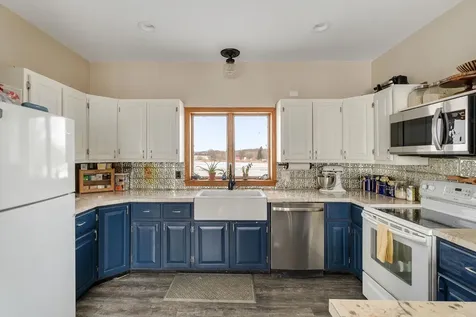 247 Us Route 2 Grand Isle VT 05458