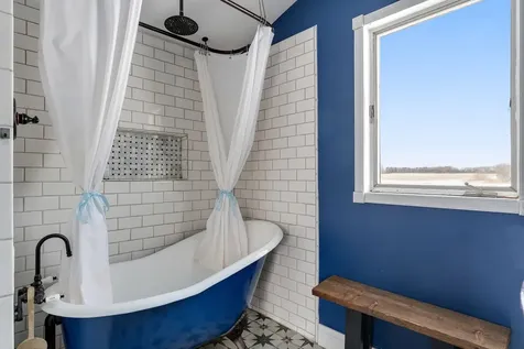 247 Us Route 2 Grand Isle VT 05458