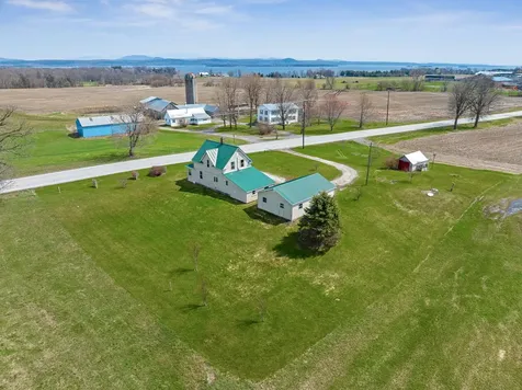 247 Us Route 2 Grand Isle VT 05458