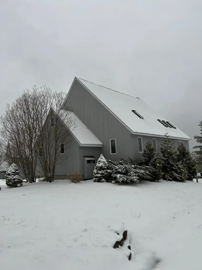 5 Ledgeview Way Plymouth NH 03264