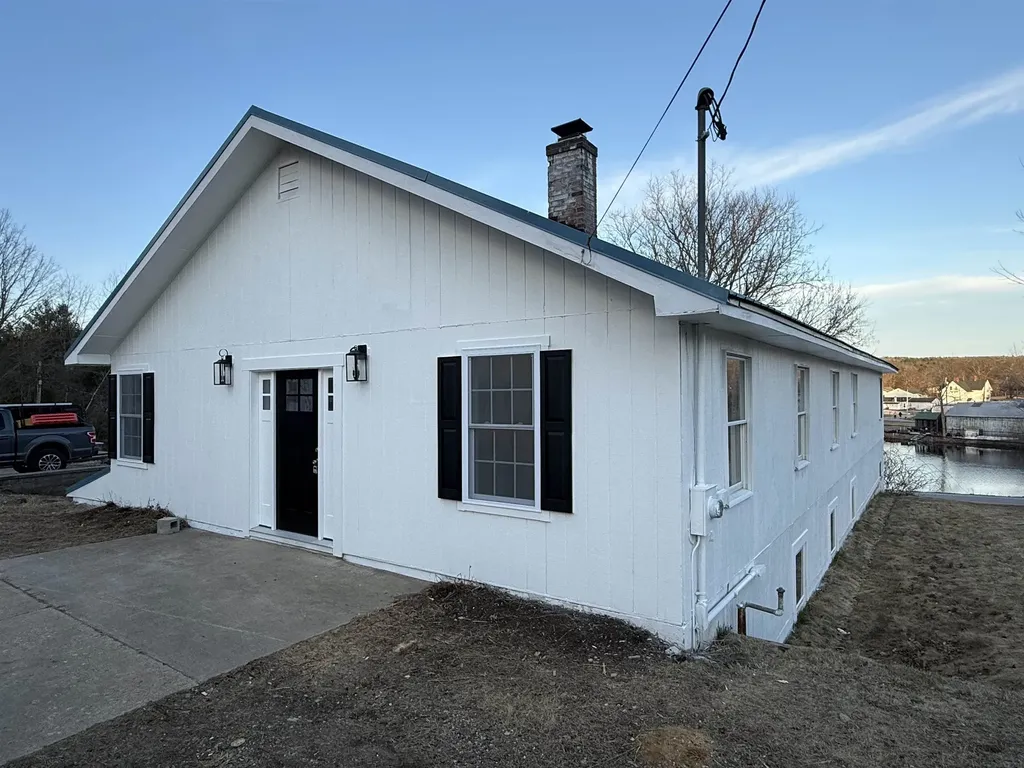 43 Watson Street Pittsfield NH 03263
