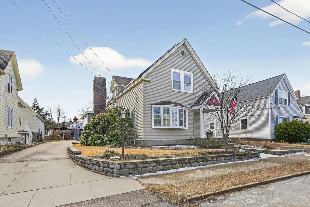 31 Lincoln Avenue Nashua NH 03060