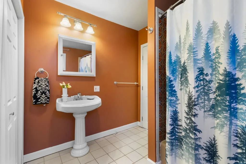 31 Lincoln Avenue Nashua NH 03060
