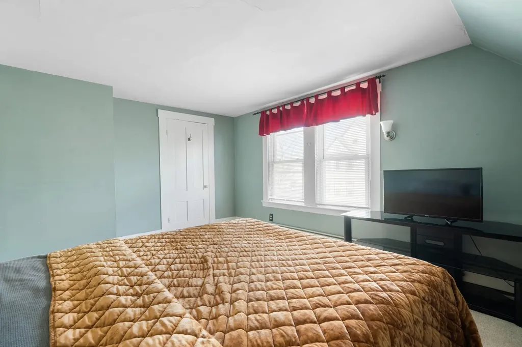 31 Lincoln Avenue Nashua NH 03060