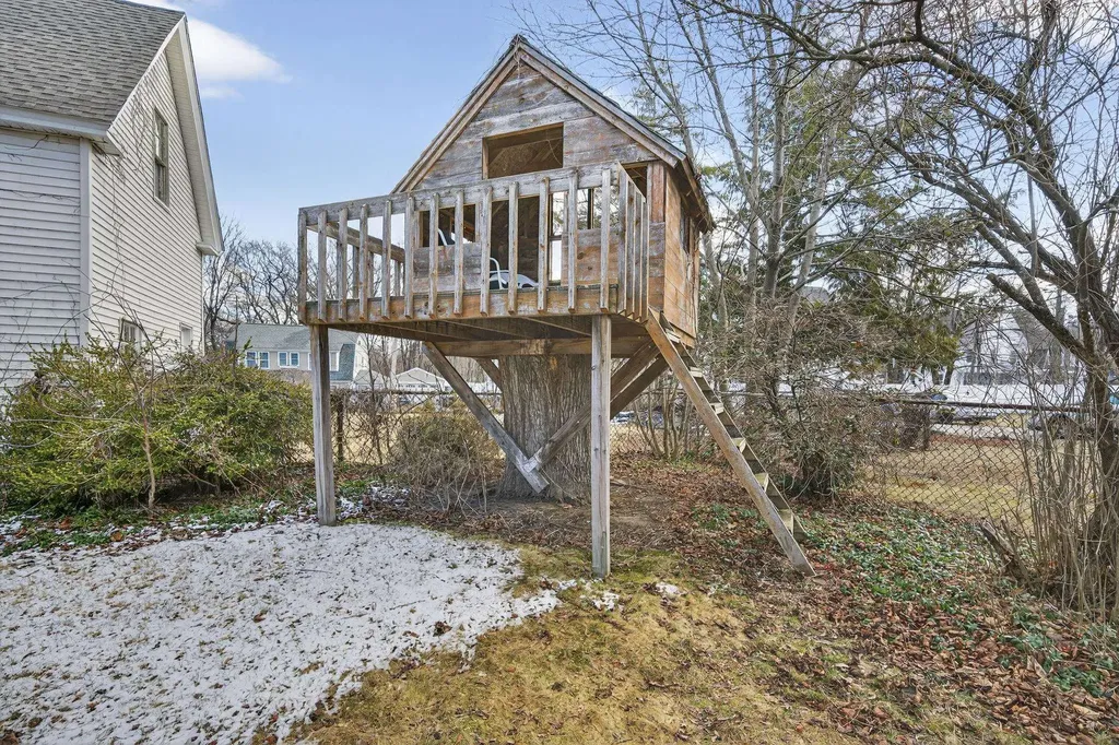 31 Lincoln Avenue Nashua NH 03060