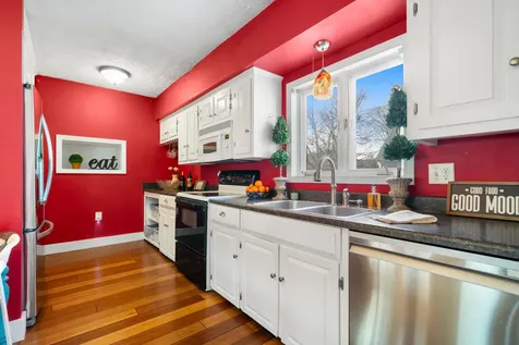 31 Lincoln Avenue Nashua NH 03060
