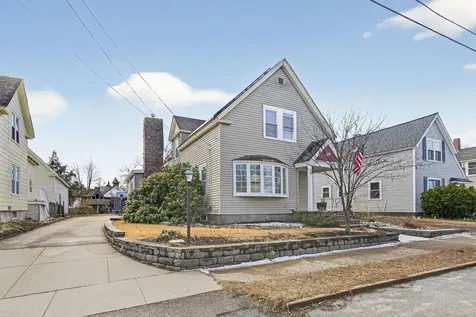 31 Lincoln Avenue Nashua NH 03060