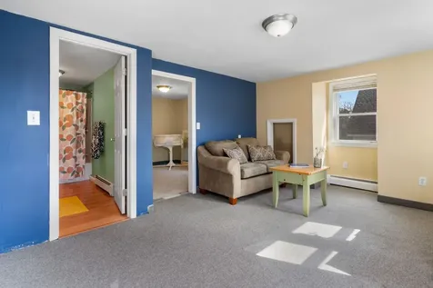 31 Lincoln Avenue Nashua NH 03060