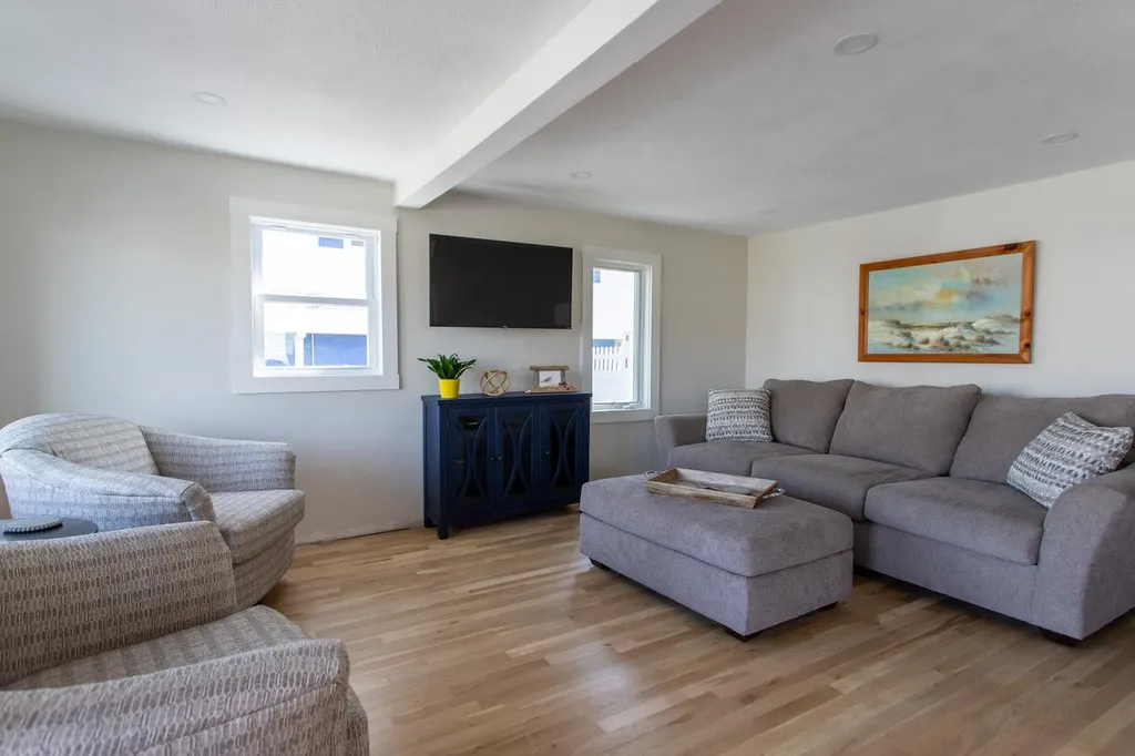 60 Plymouth Street Hampton NH 03842